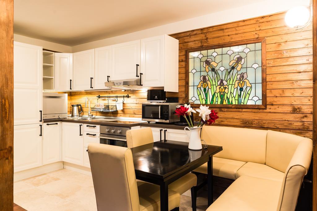 Apartament cu 2 dormitoare - la etajul 3 (mansardă)