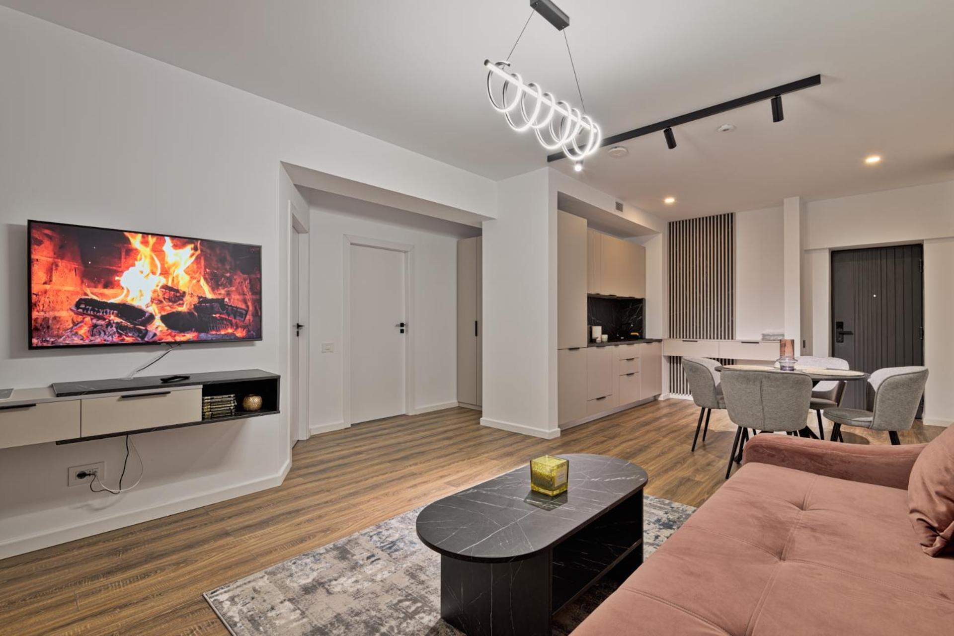 One-Bedroom Apartment (one living room)