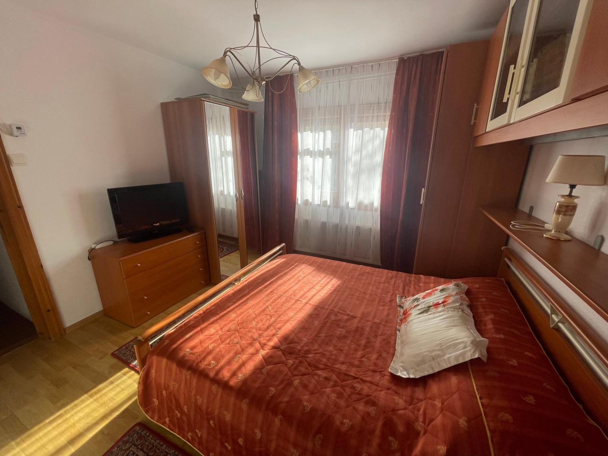 Apartament cu vedere la grădină