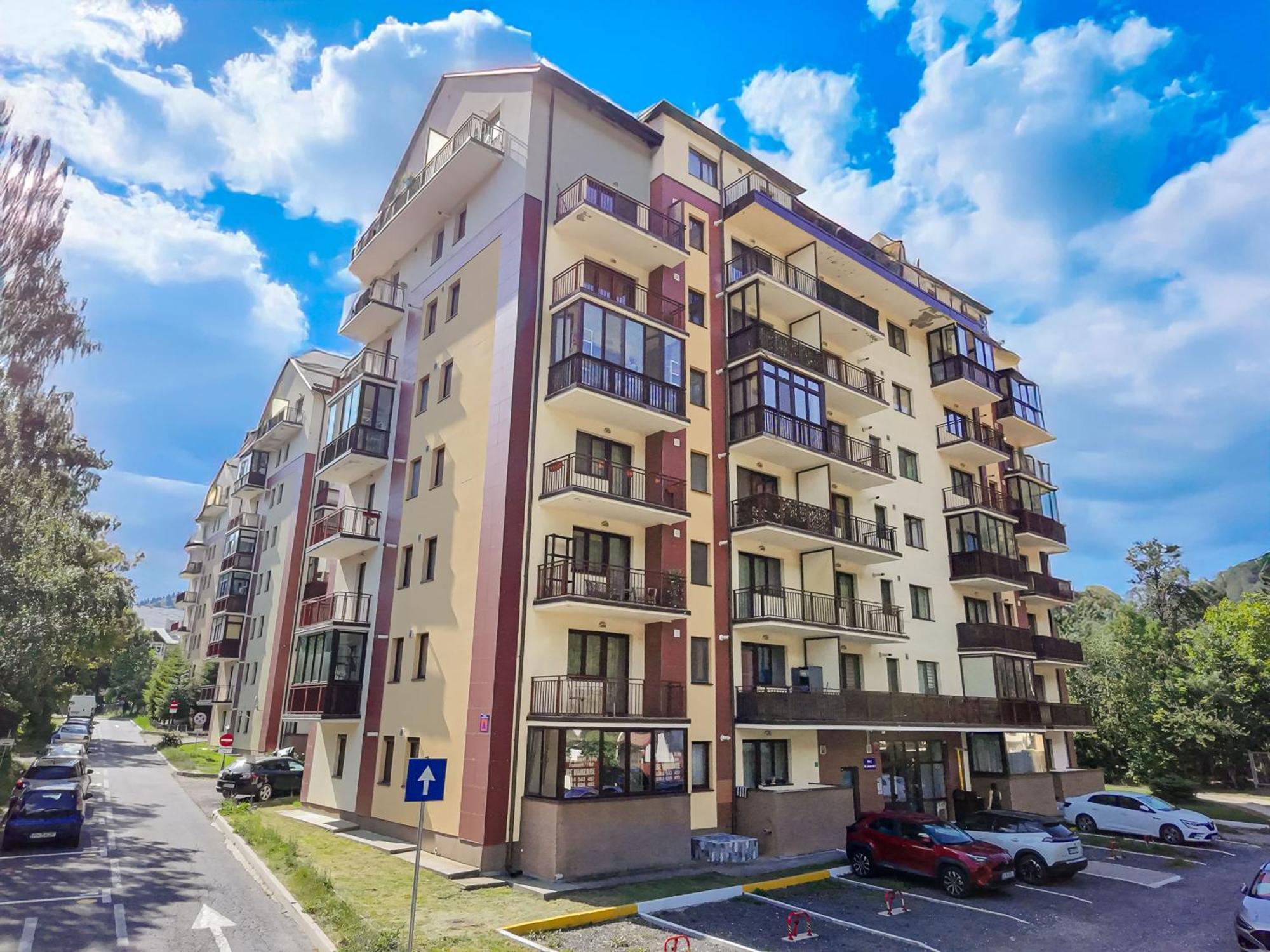 Apartament cu un dormitor, cu balcon şi vedere la munte
