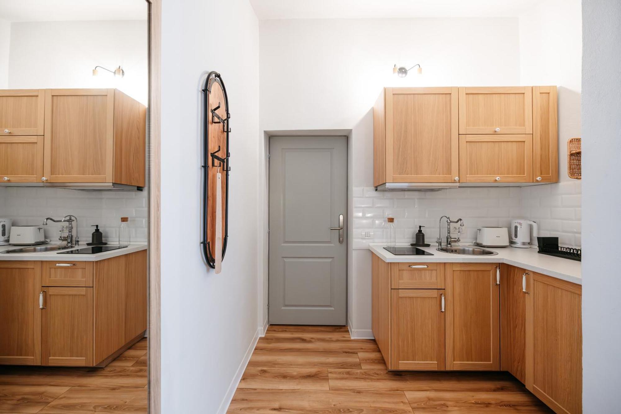 Apartament studio cu balcon