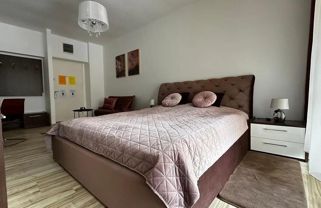 Colette Studio Belleview-1