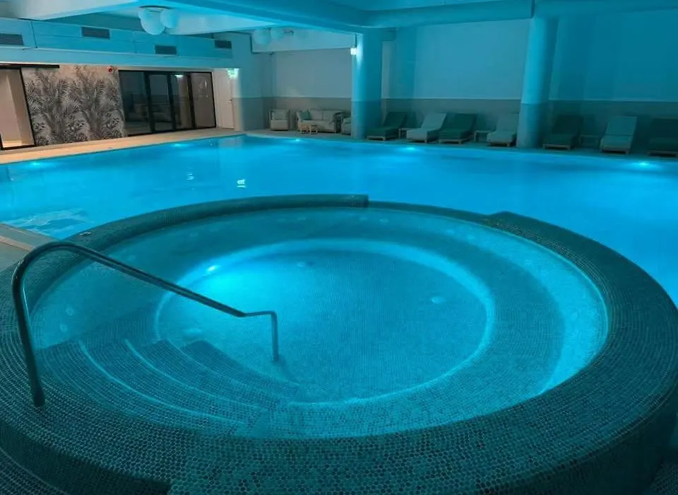 Sinaia Walter 20 Penthouse W Paid Pool And Free Parking-1