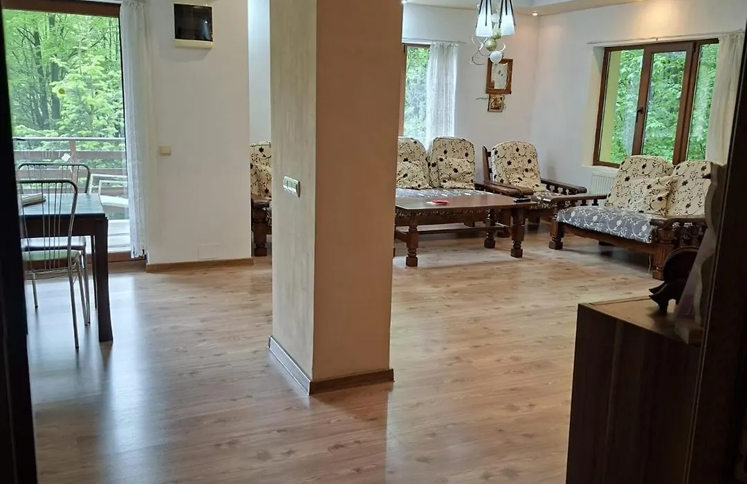 Casa Din Padure-1