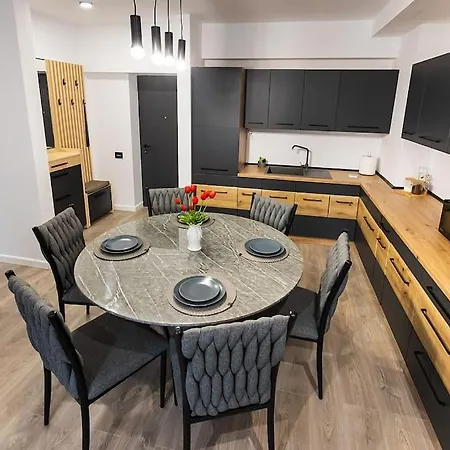Royal Family Apartment-3
