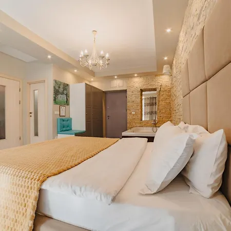 Romantic Jacuzzi Belleview Studio-2
