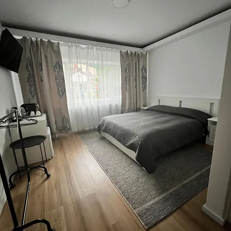 Accommode-3