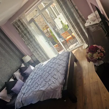 Arthur Apartment-3