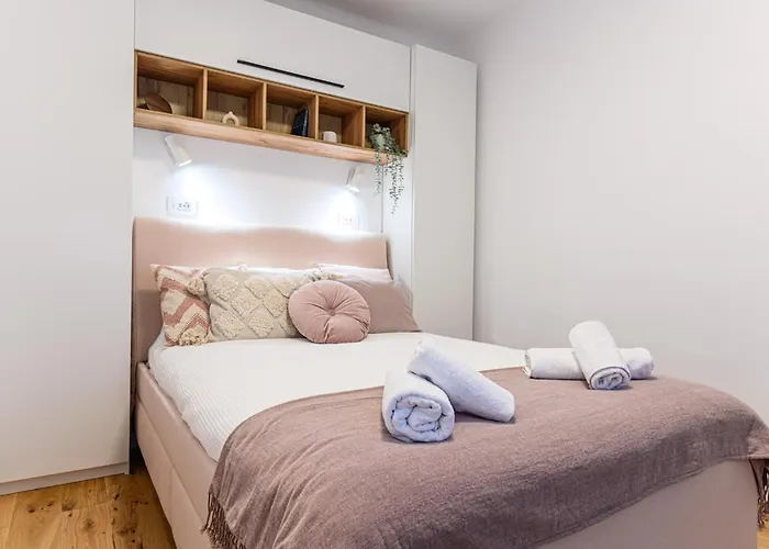 Peles Castle Boutique Apartment Sinaia