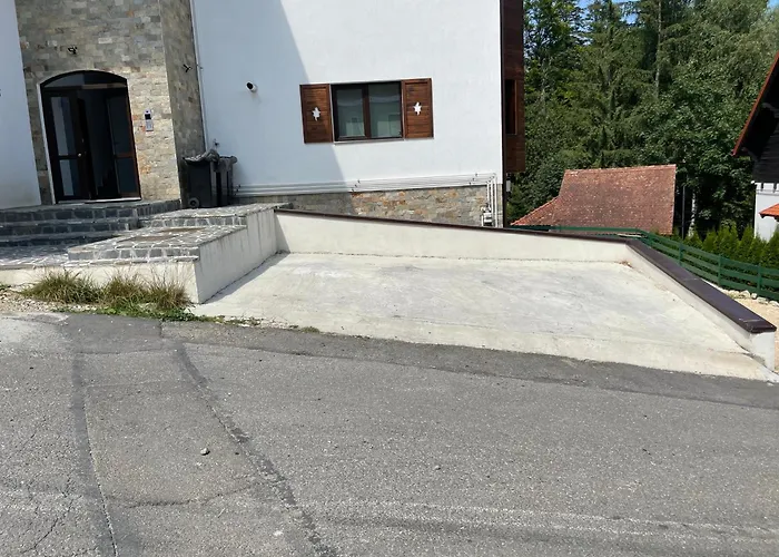 Cosy & Minimalistic Apartments Sinaia - Mountain View & Parking