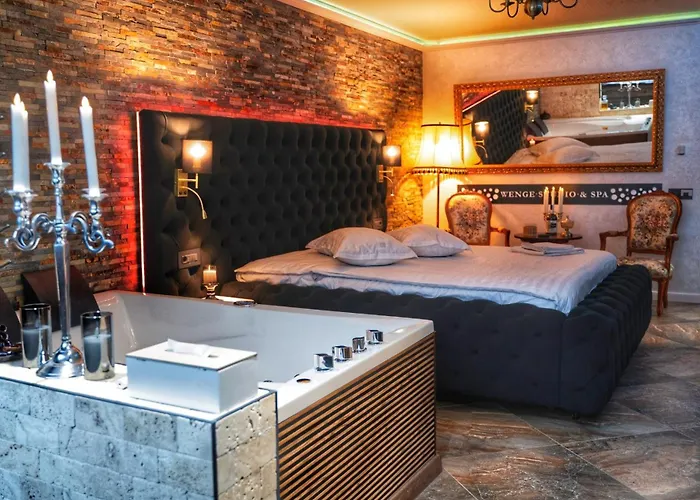 Jacuzzi-Wenge Studio&Spa Sinaia