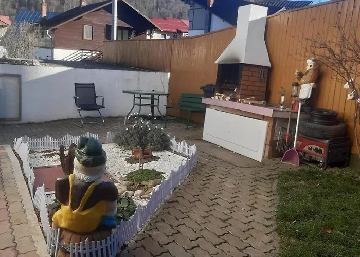 Apartment With Private Garden And Barbecue Sinaia