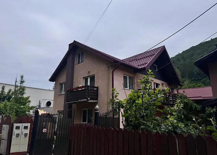 River Apartment Sinaia