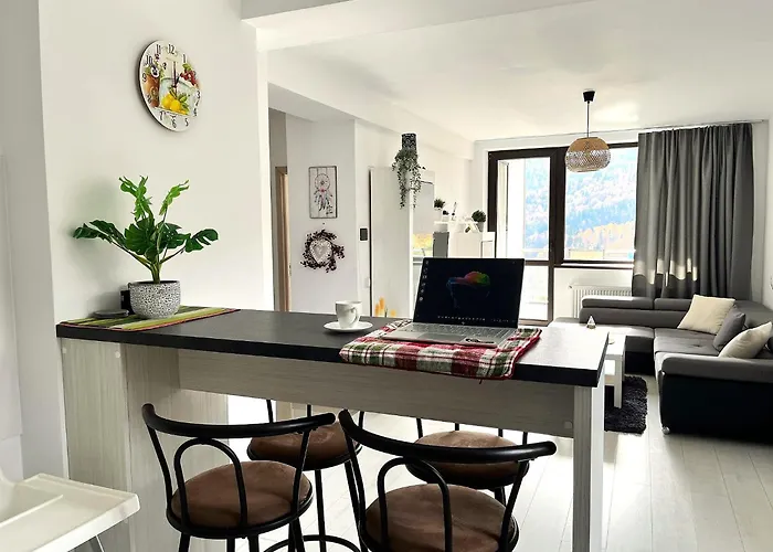 Colina Blossom Retreat - Private Parking And Balcony Sinaia