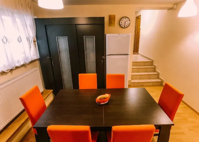 Spacious Apartment Near Peles Sinaia